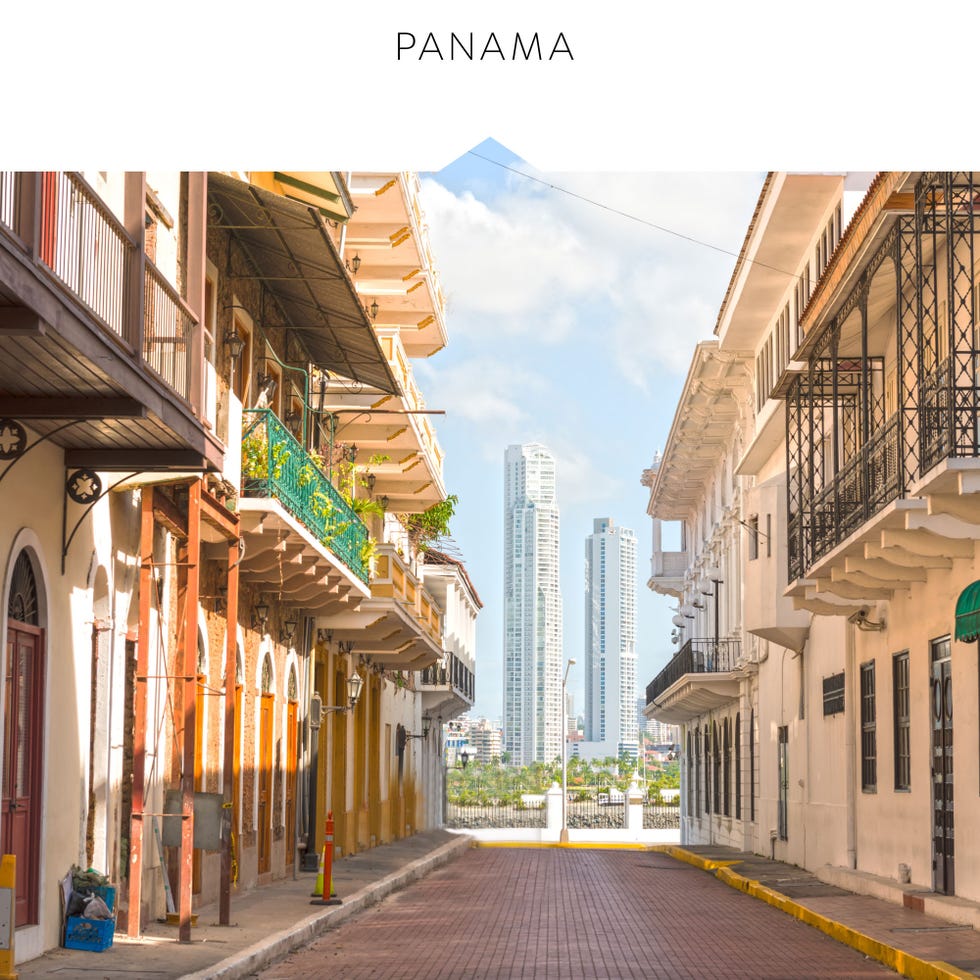 Street, Town, Neighbourhood, Road, Building, Lane, Human settlement, City, Alley, Urban area, 