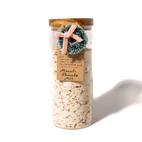 muesli pancake mix in a jar, edible gifts