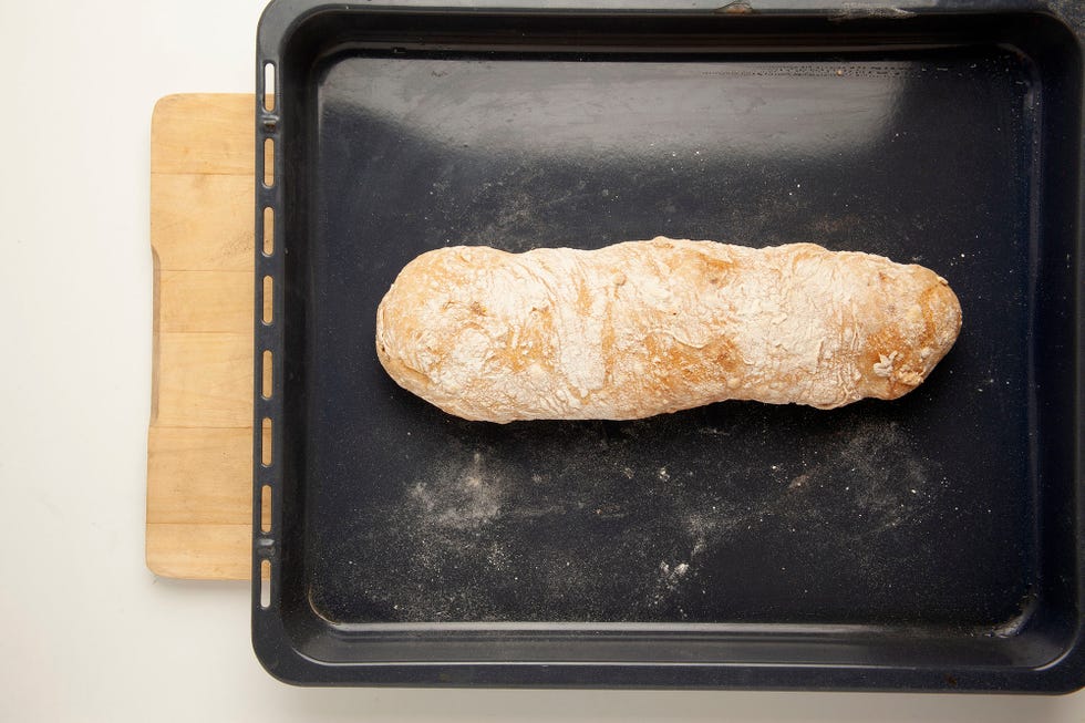 receta de pan casero con tomate y queso paso 3