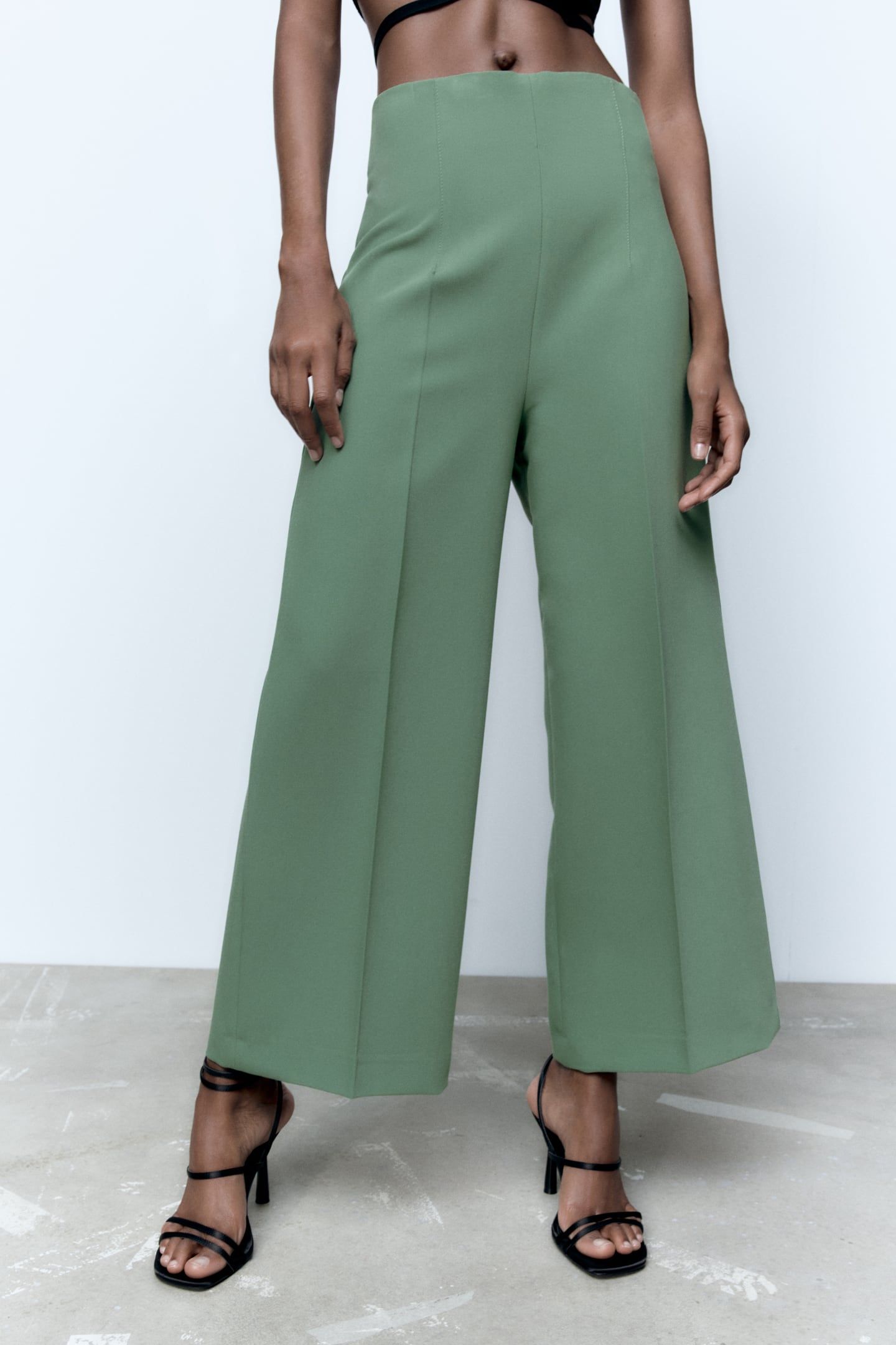 El culotte verde estrella de Zara bordado