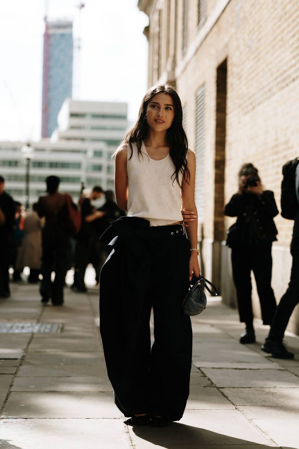 look con pantalones harem