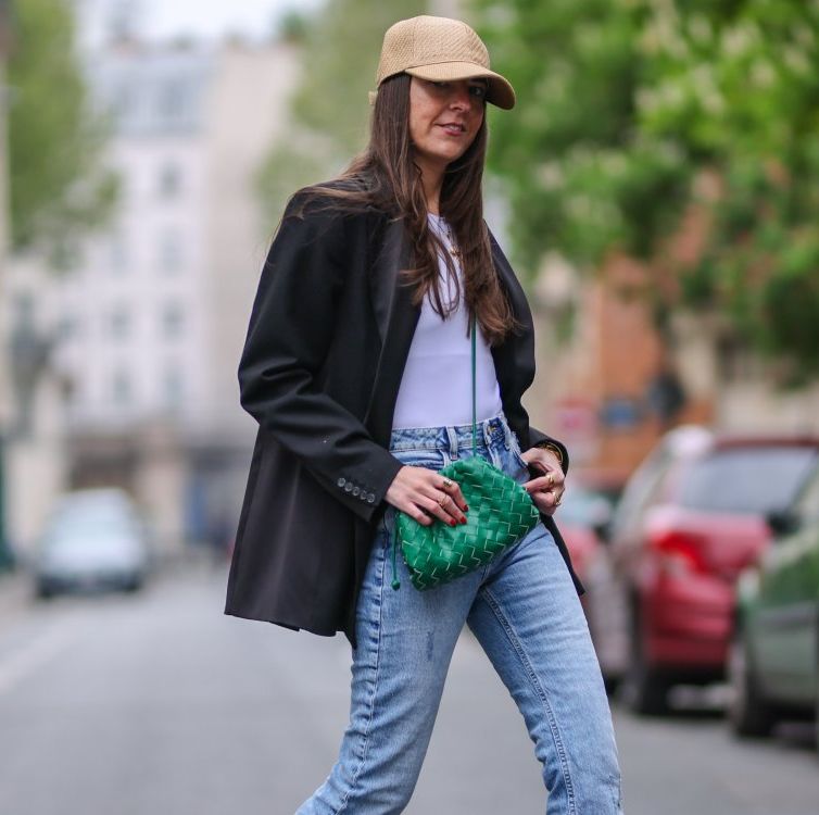 Los pantalones vaqueros split son tendencia, según Zara y París