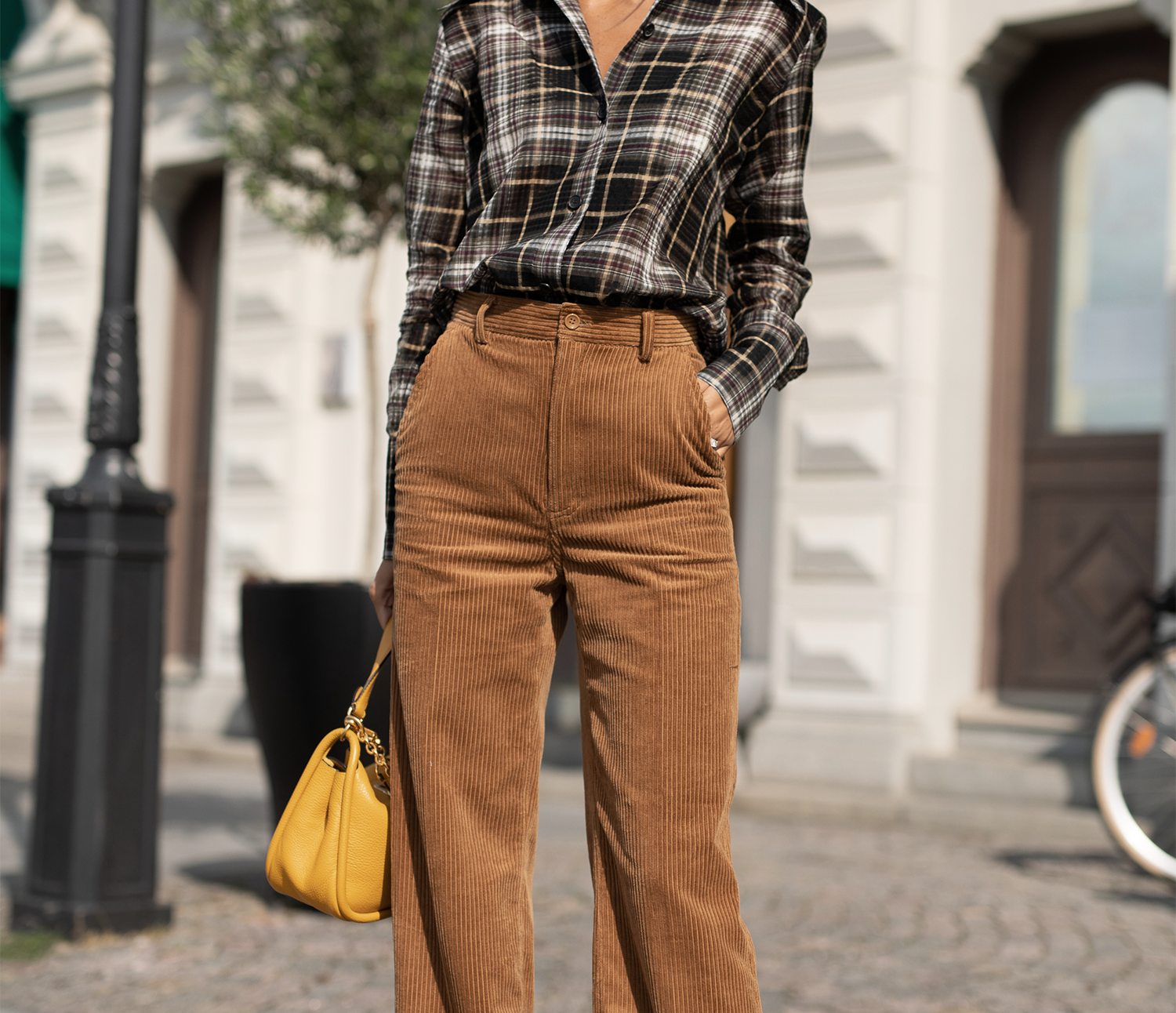 Pantaloni moda 2019: il pantalone di velluto H&M Autunno Inverno 2019 2020  è top