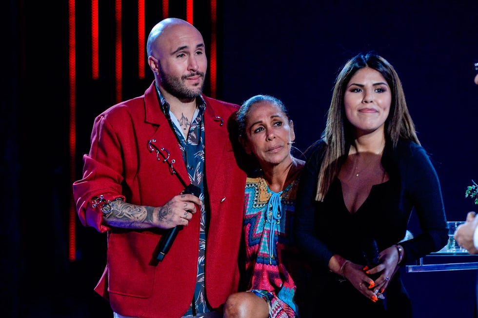 Isabel Pantoja con sus hijos Kiko Rivera y Chabelita