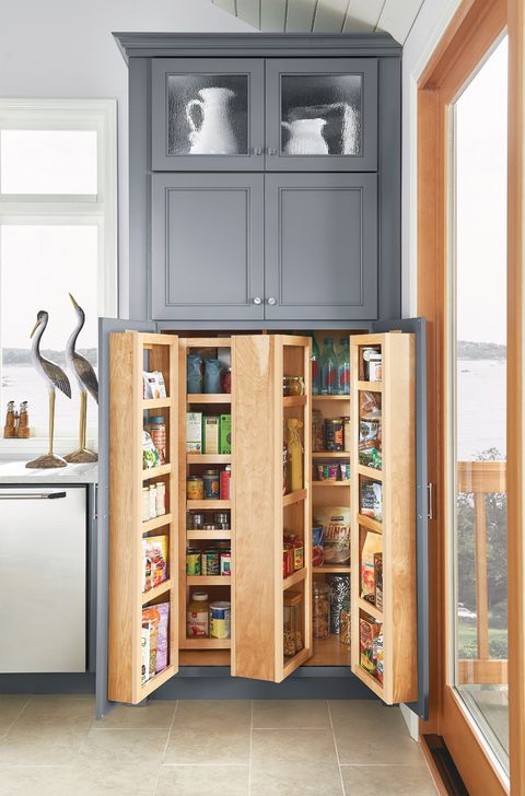 kraftmaid pantry cabinets