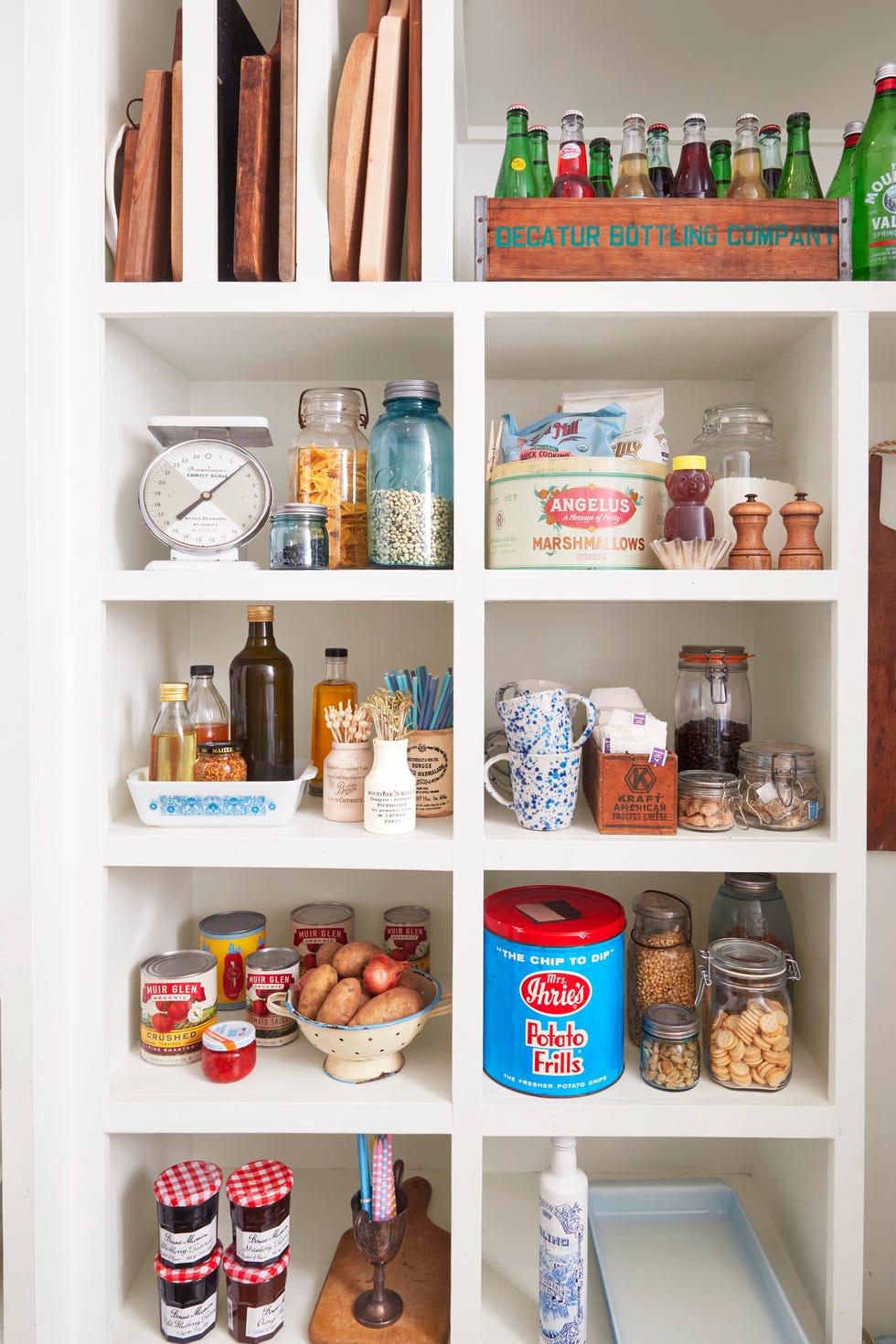 pantry organizing shelves