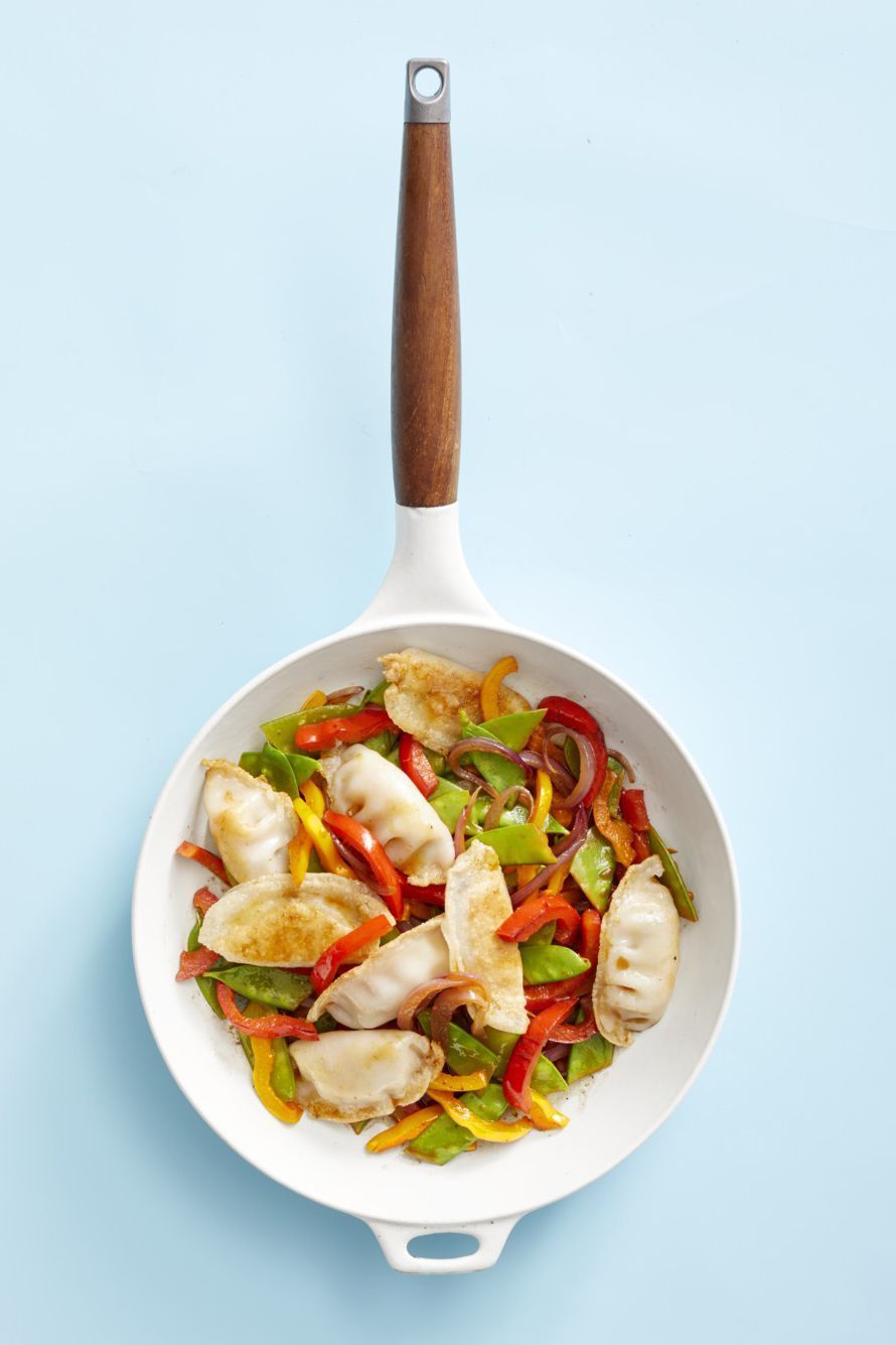 https://hips.hearstapps.com/hmg-prod/images/pantry-recipes-pot-sticker-stir-fry-1543266017.jpg