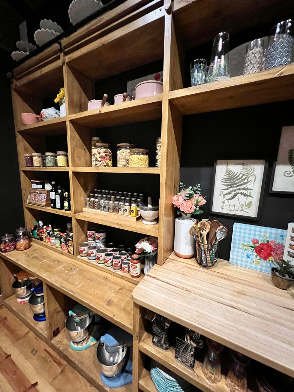 ree drummond pantry shelves