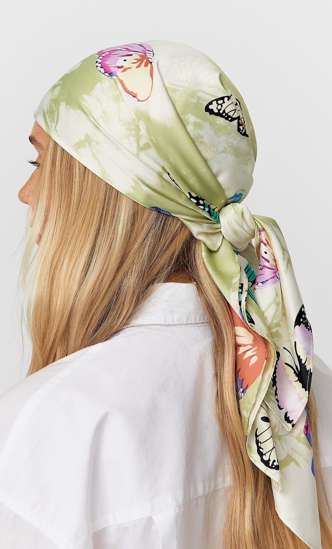Cinco pañuelos preciosos para llevar este verano en la cabeza