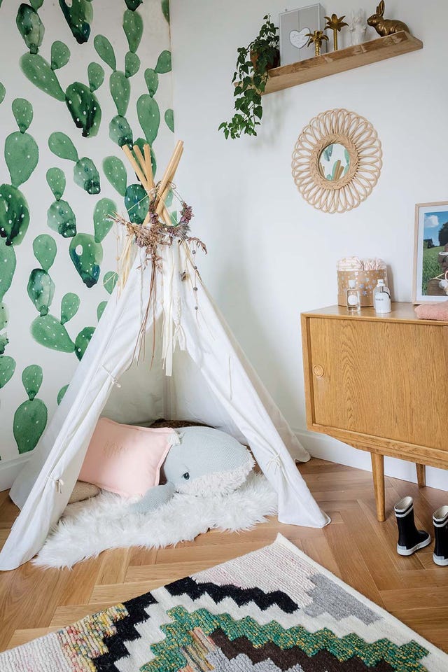 La casa de @chloeandyou: Dormitorio infantil con tipi