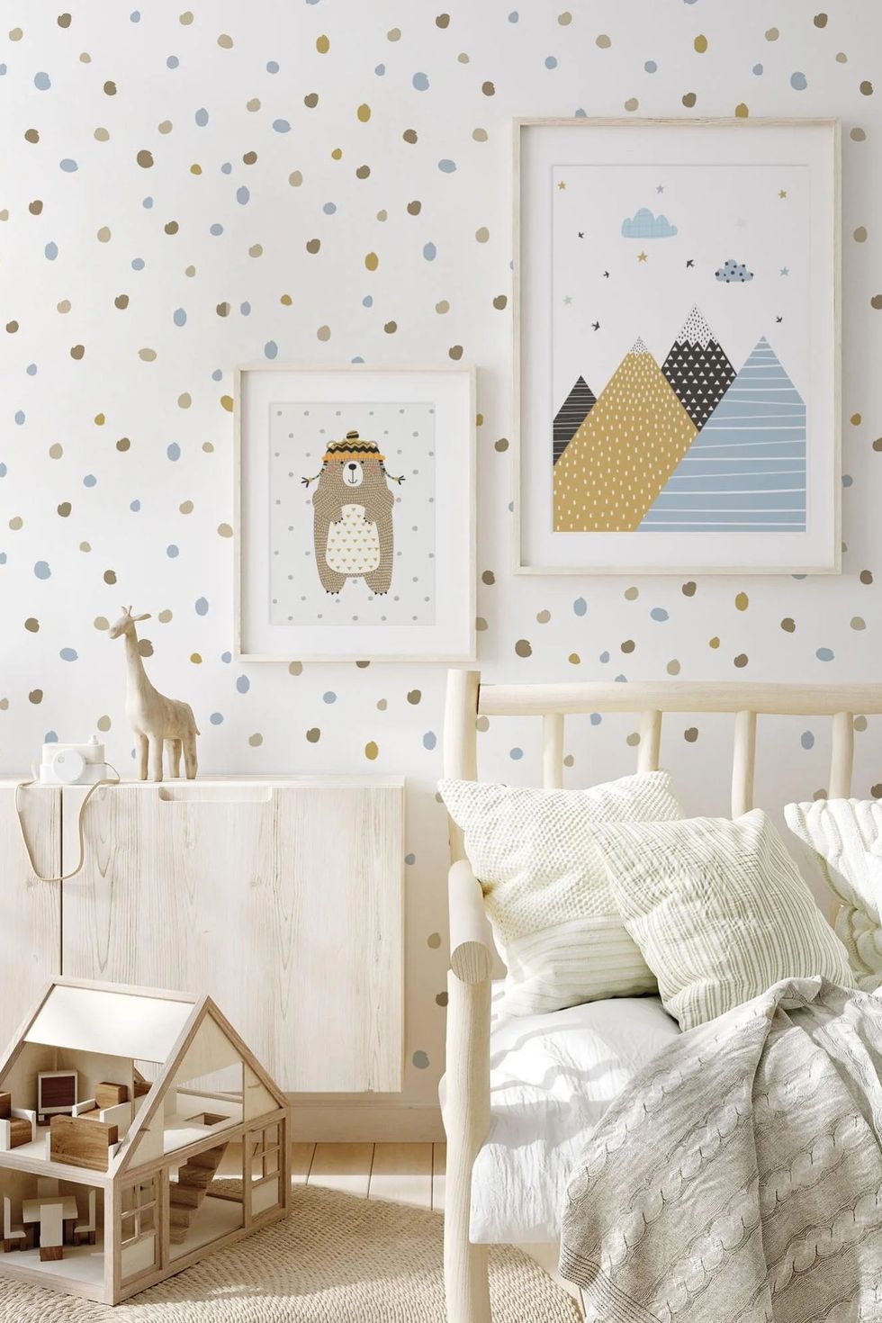 Siete ideas para decorar con papel pintado una habitación infantil