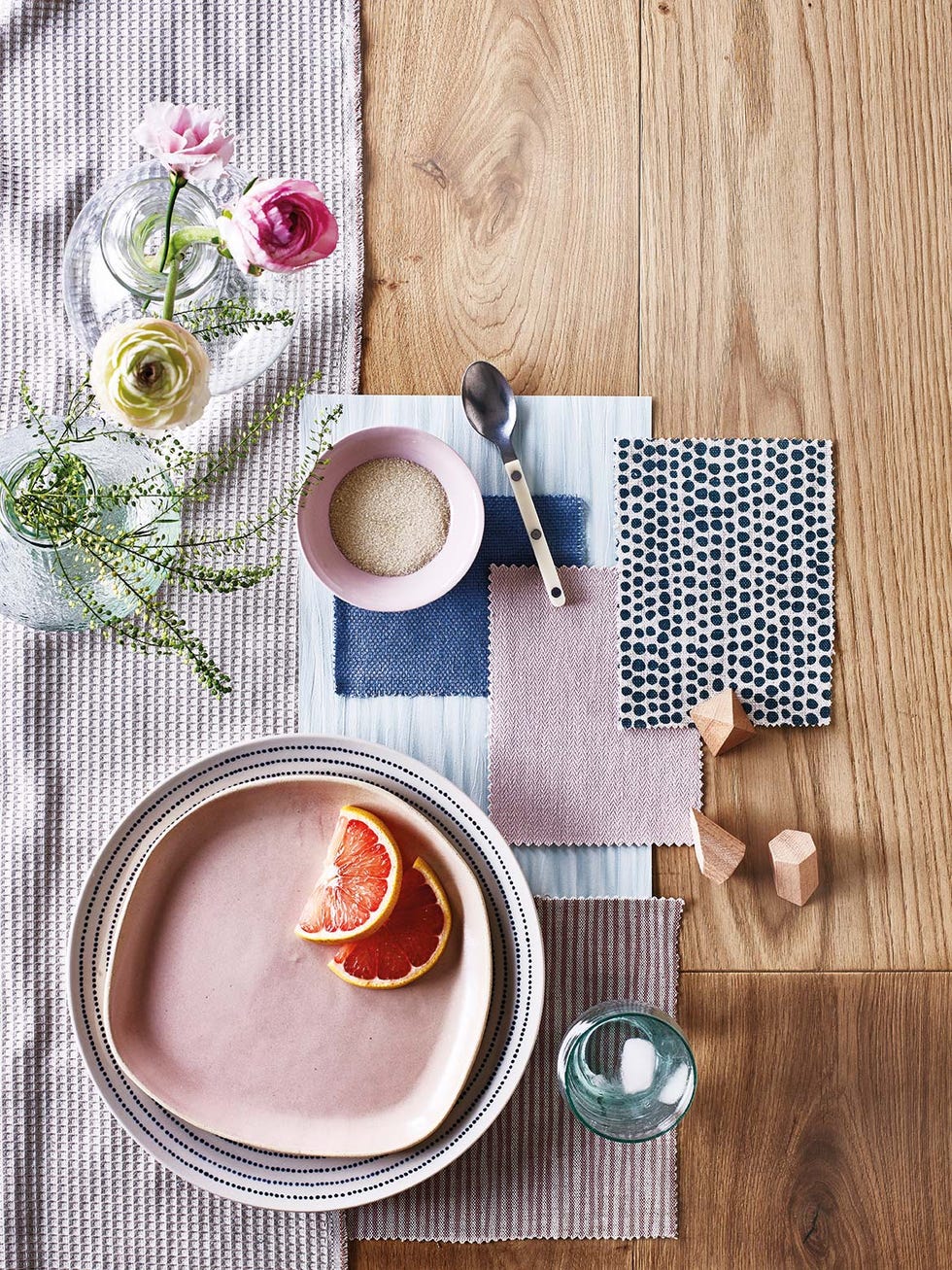 Servicio de mesa en azul y rosa empolvado