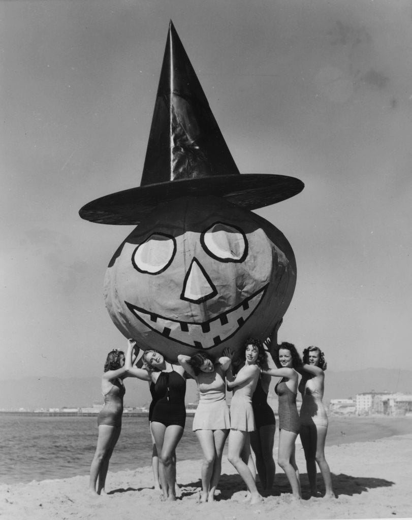 30 Best Vintage Halloween Decorations