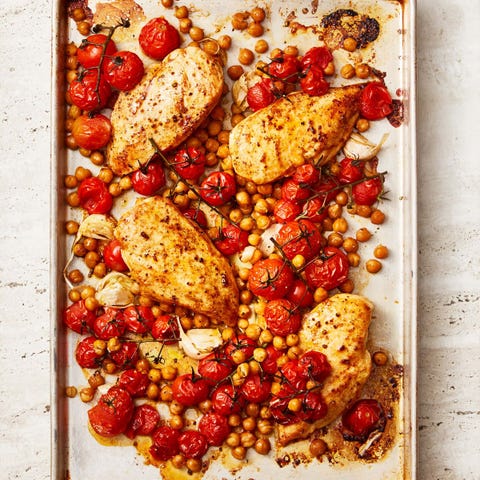 Pollo al pimentón con garbanzos crujientes y tomates pollo al pimentón con garbanzos crujientes y tomates