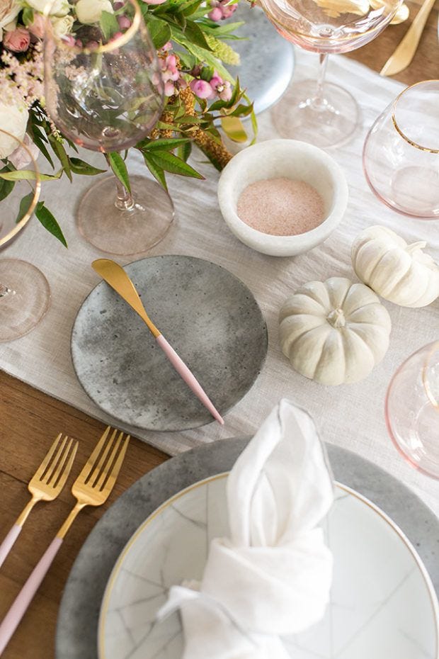 27 Beautiful Thanksgiving Colors and Color Schemes for 2023