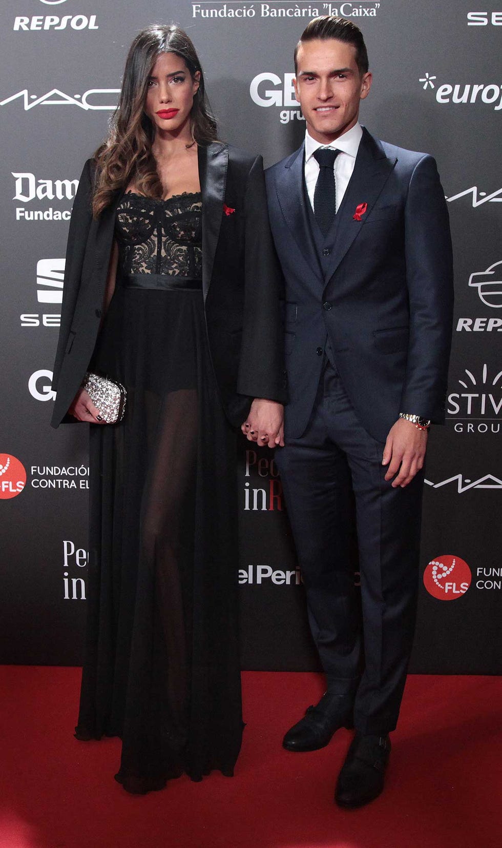 Denis Suárez y su pareja, Nadia Avilés, en la gala contra el sida