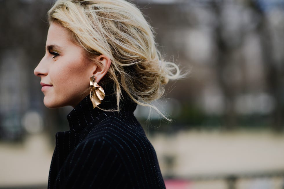 Hair, Face, Hairstyle, Blond, Street fashion, Beauty, Lip, Ear, Fashion, Organ, 