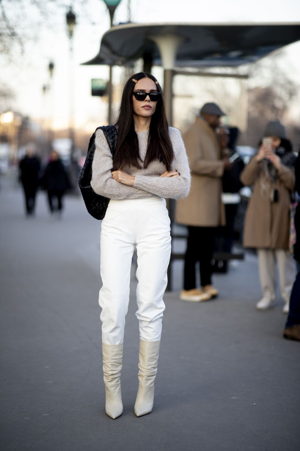 Pantalón blanco: los 10 looks más favorecedores de las expertas en