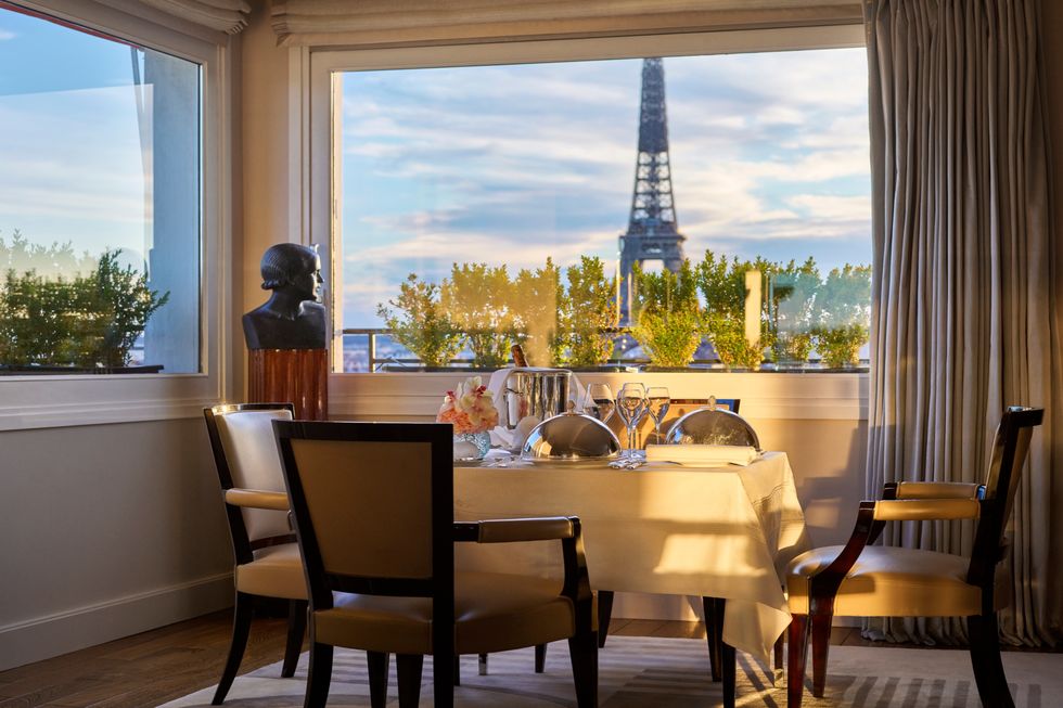Shangri-La Hotel Eiffel Tower King Bedroom view of the Eiffel Tower