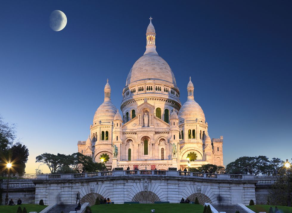 paris landmark of montmartre church
