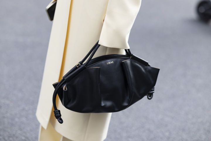Chanel 19 bag outfit street style-18 - FROM LUXE WITH LOVE