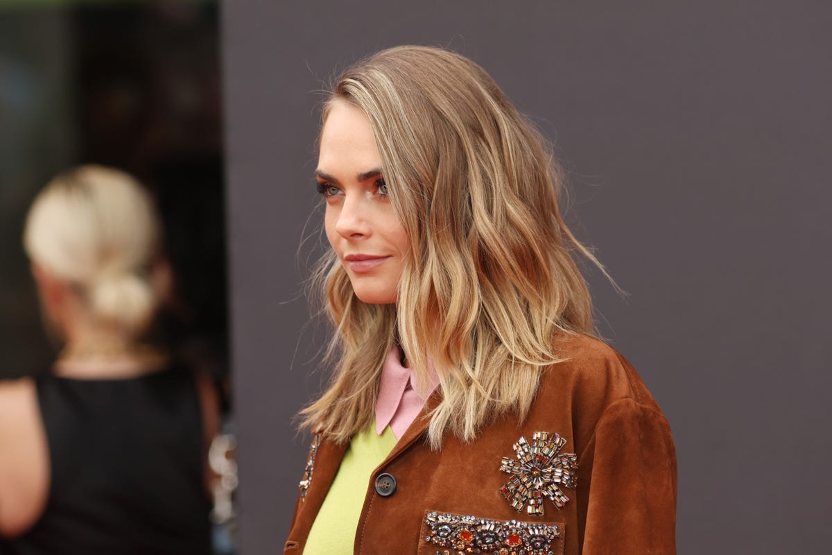 Parisian blonde is the hair color trend of the summer