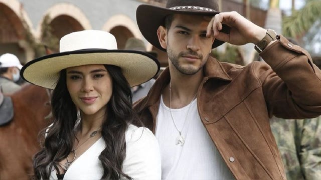 rosario se niega a abandonar san marcos, por mucho que su hija insiste en llevarla de regreso cuando la joven conozca a juan david, sus planes cambiarán