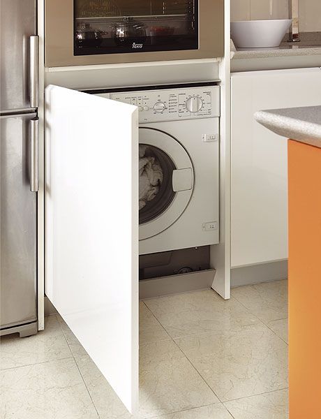 Major appliance, Washing machine, Home appliance, Clothes dryer, Laundry room, Tile, Laundry, Room, Floor, Dishwasher, 