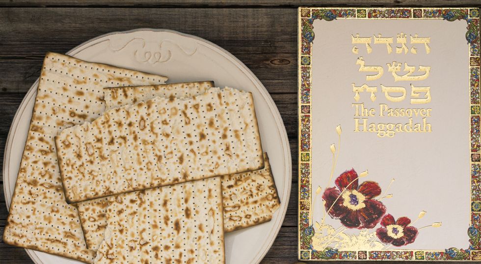 passover seder 2022 matzah and haggadah