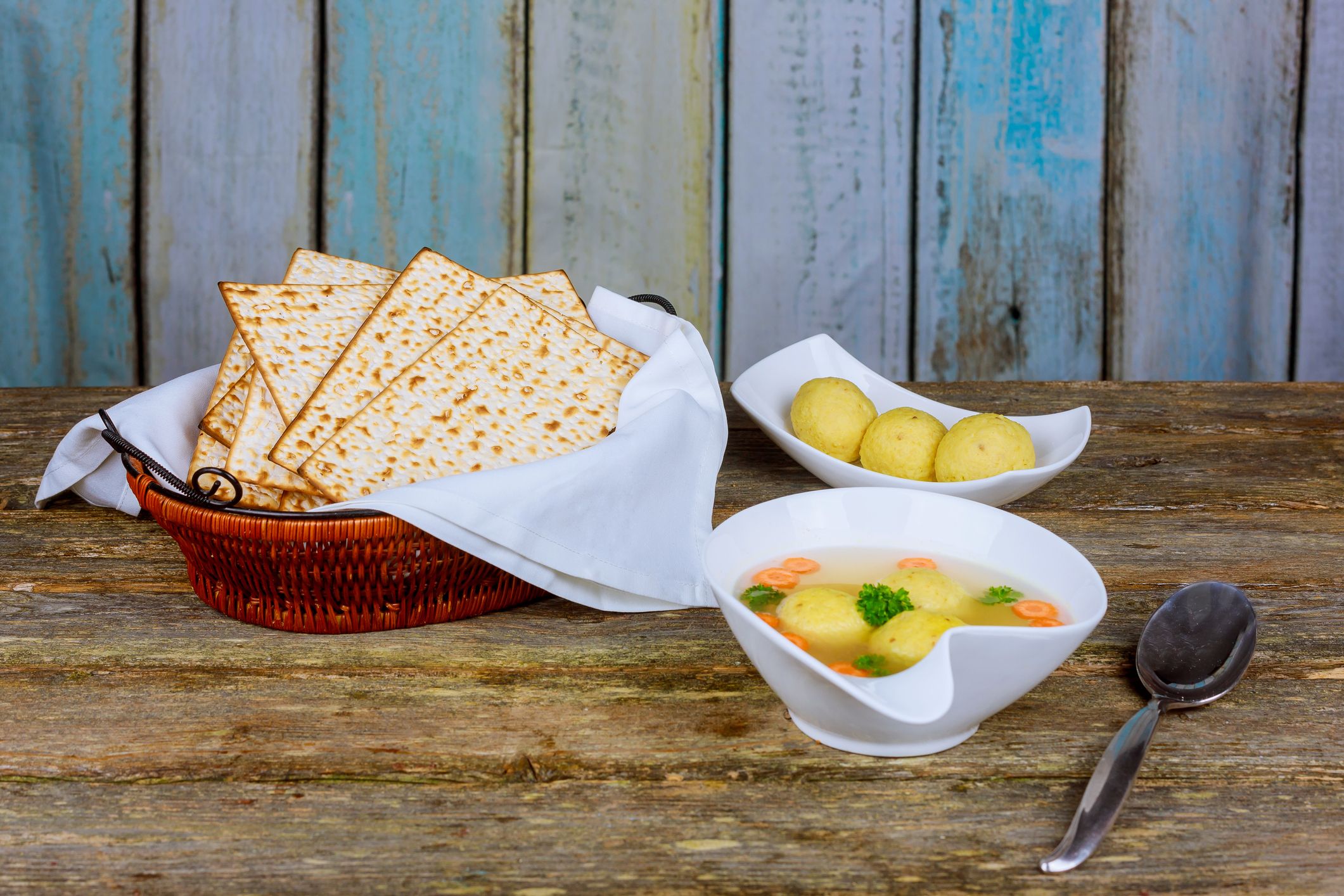 7 Passover Traditions — Jewish Passover History and Customs