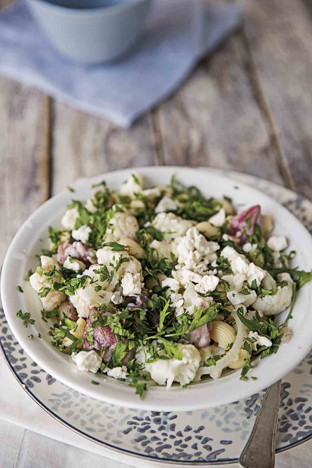 pasta con coliflor y calamares