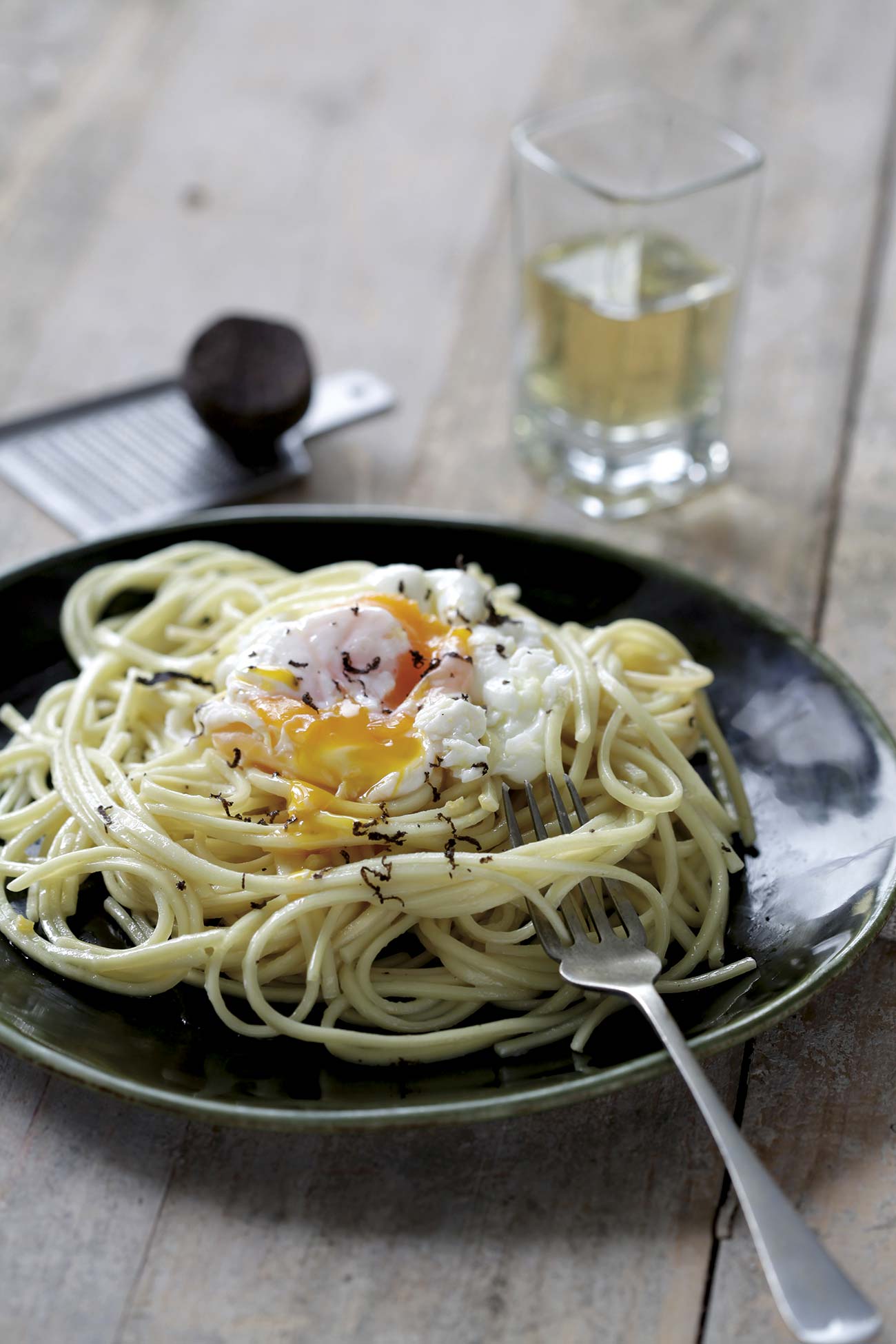 pasta con huevo y trufa