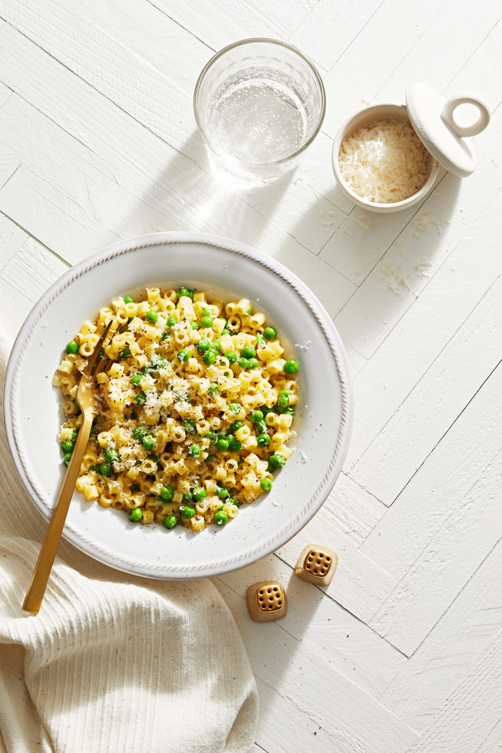 pasta and peas in a bowl