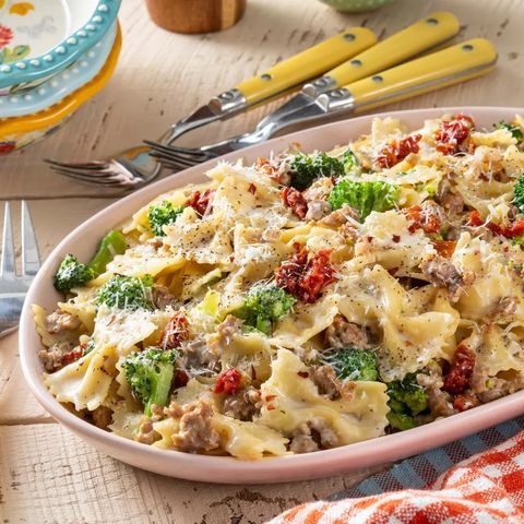 farfalle bowtie pasta with broccoli and sausage
