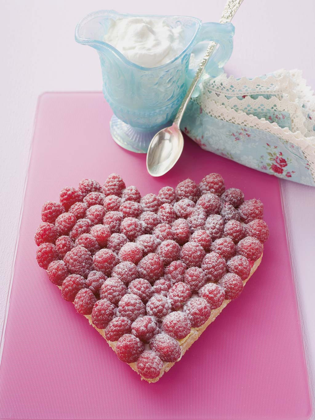 tarta corazón de frambuesas