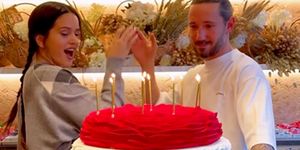 rosalía haciendo su tarta de cumpleaños en la pastelería francesa de cédric grolet