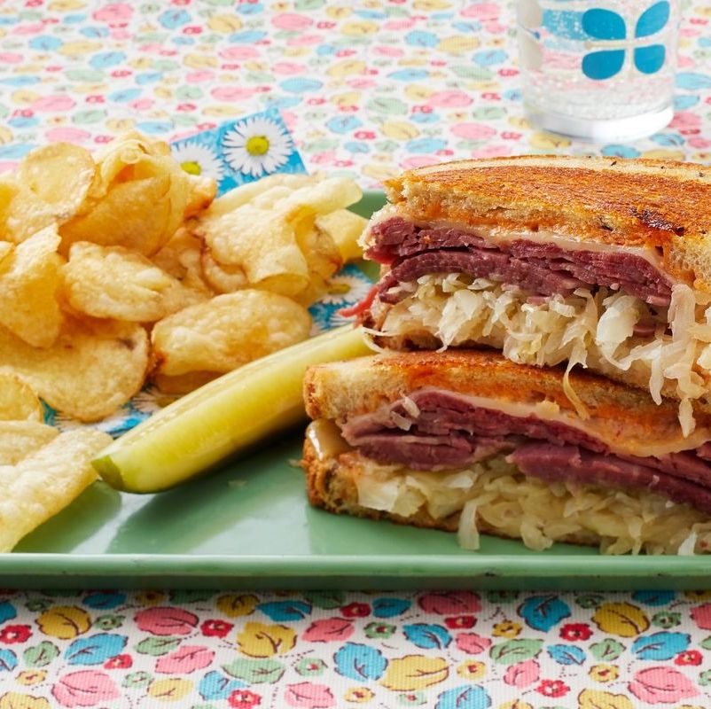 pastrami vs corned beef reuben sandwich