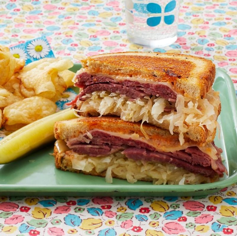 pastrami vs corned beef reuben sandwich