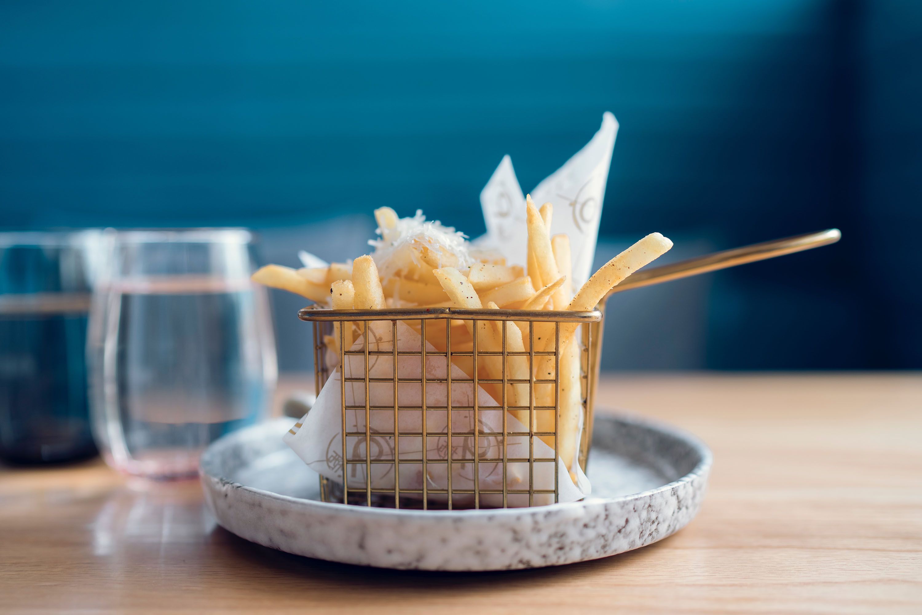 Patatine fritte croccanti perfette in casa con un trucco shock