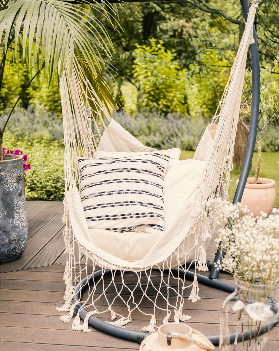 35 decorative rugs that will turn any outdoor space into an oasis