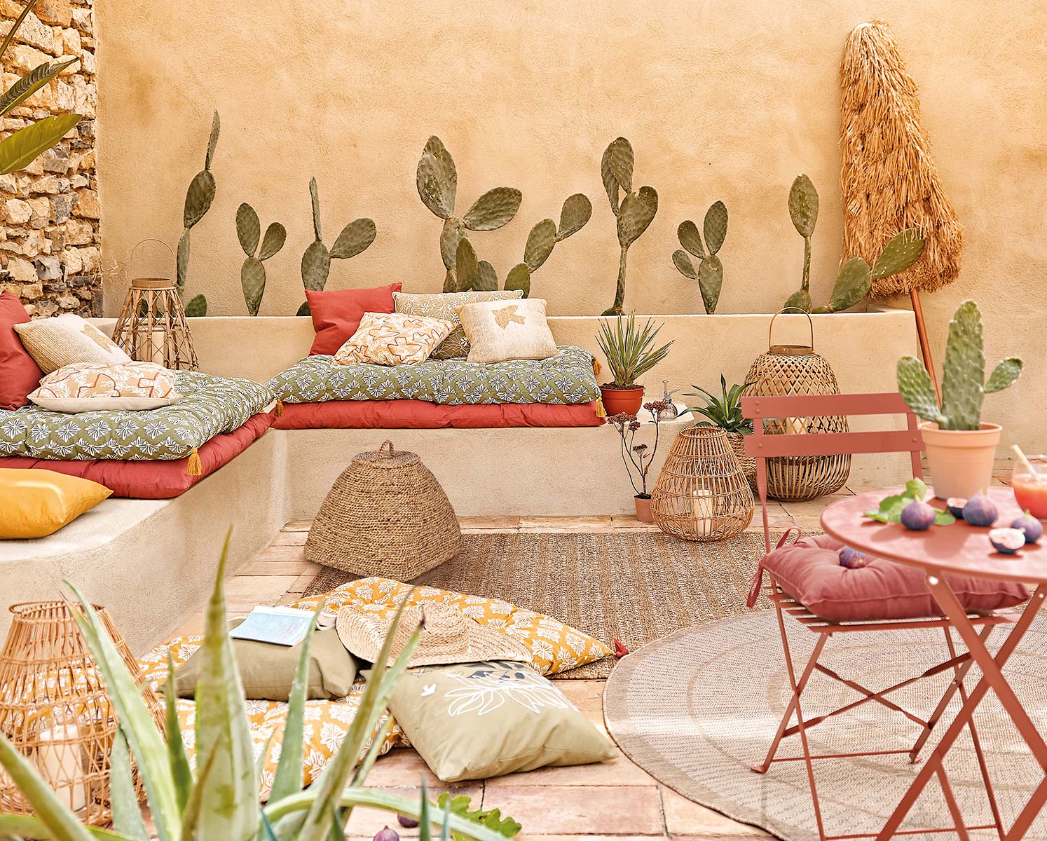 patio de estilo desierto con cactus