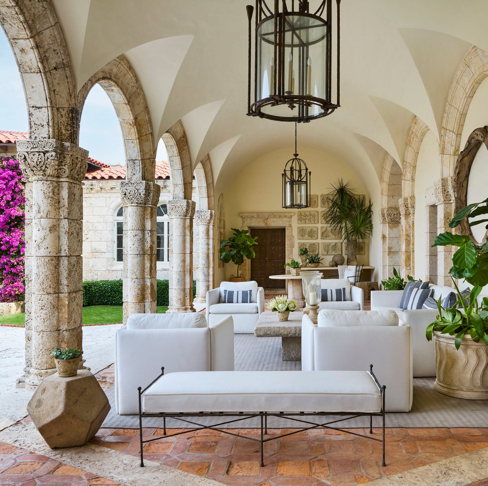 These 7 Outdoor Rug Trends Will Transform Your Patio, According to Designers