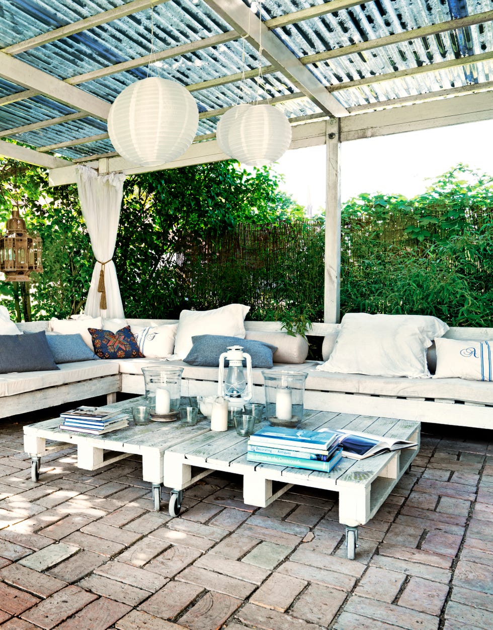 patio pallet table upcycled furniture