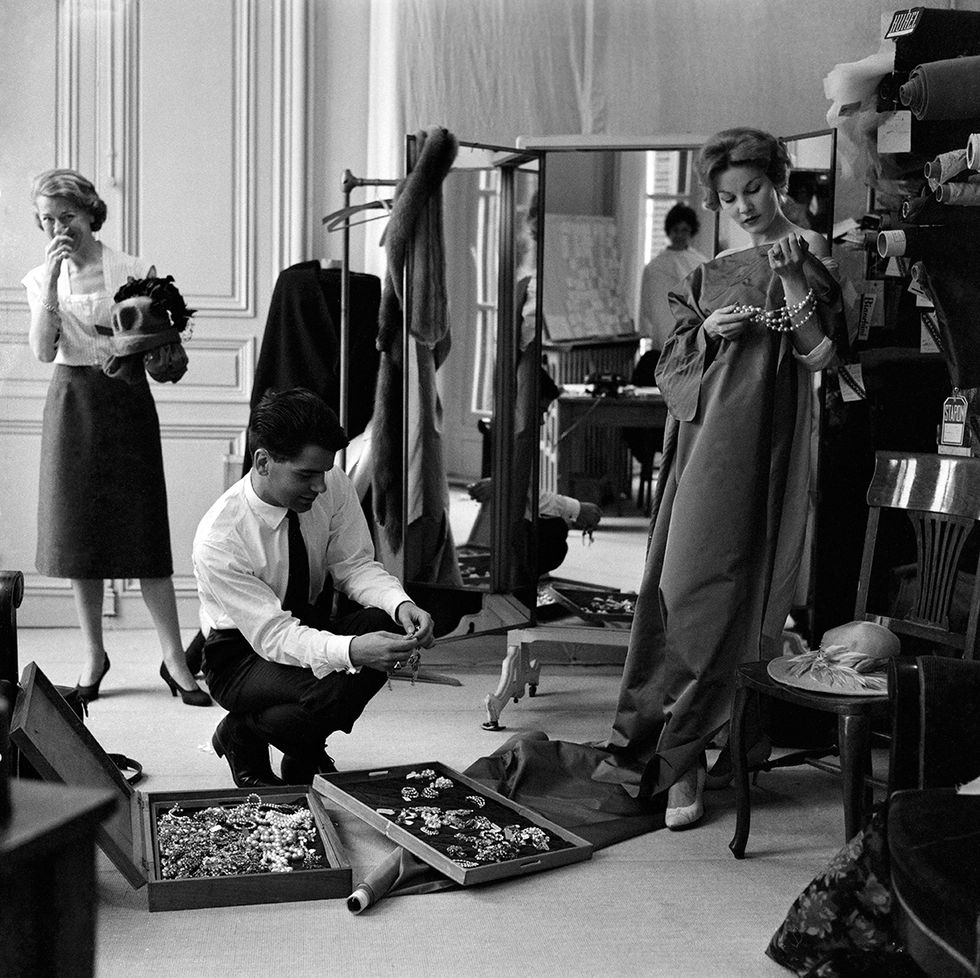 Karl Lagerfeld en el atelier de Jean Patou