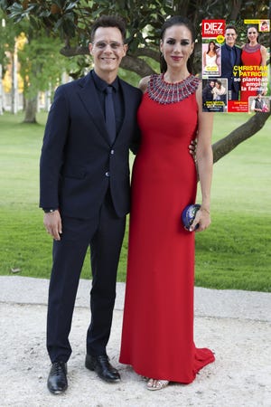 la pareja en la boda de antonio rossi