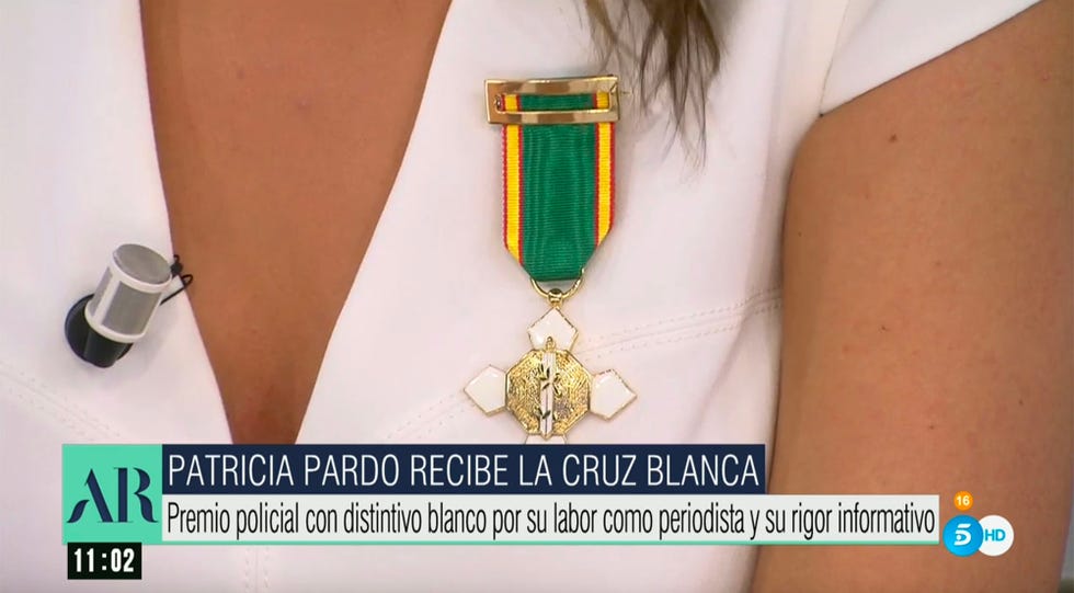 la presentadora de 'el programa de ana rosa' presume de premio