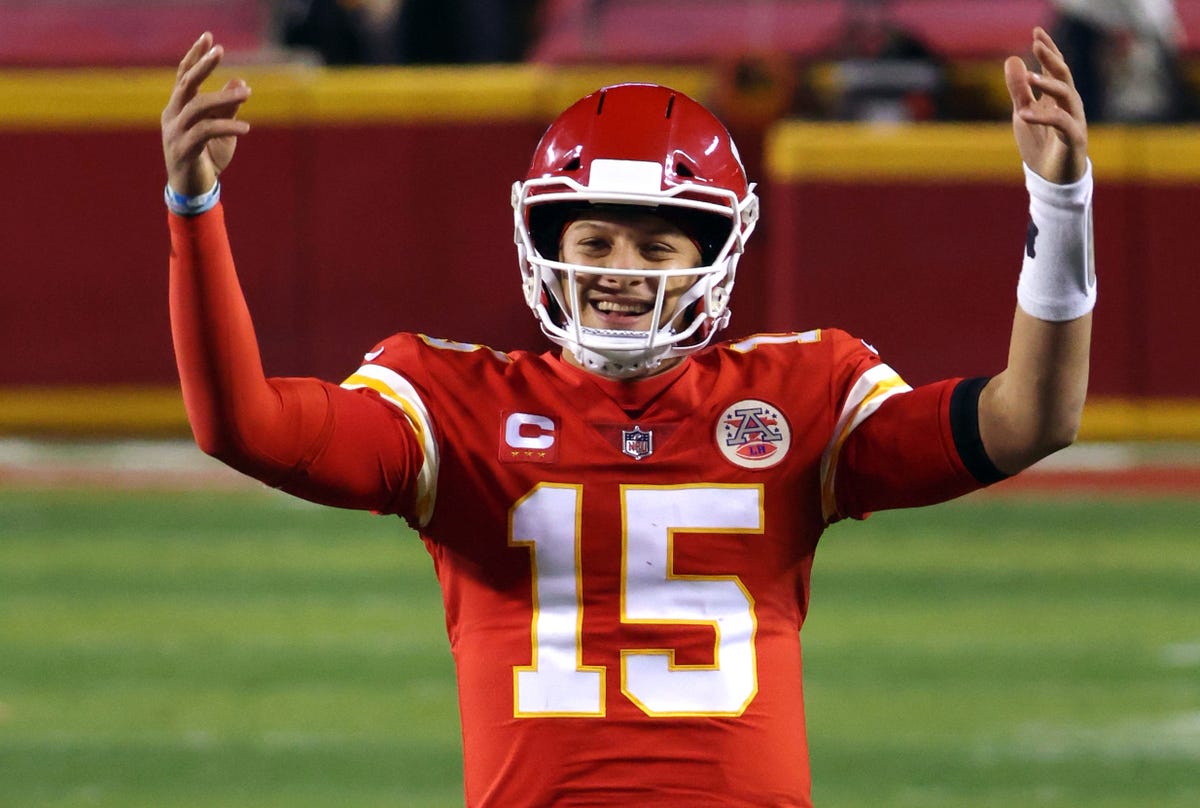 NFL MVP and Super Bowl Champion Patrick Mahomes on His Go-To Workouts and  How He Makes Those Crazy Sidearm Throws - Men's Journal