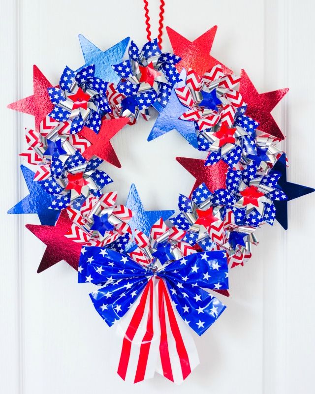 patriotic pinwheel wreath diy 4th of july wreaths