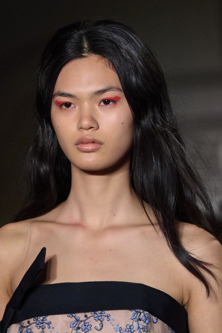 springsummer 2023 makeup trends spring catwalk beauty trends