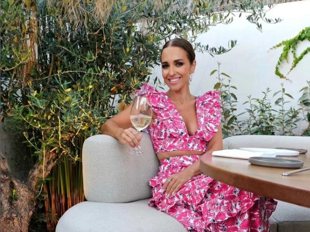 Paula Echevarría arrasa con un look de noche primaveral: ¡Falda midi de Bershka y pura elegancia! 9 Moncloa Inspiración en el estilo de Paula Echevarría: elegancia y versatilidad